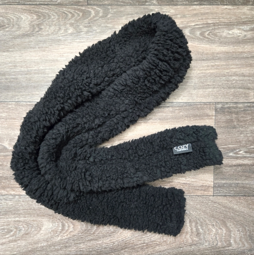 Cozy Confidence Long & Luscious Cozy Curlband - Black